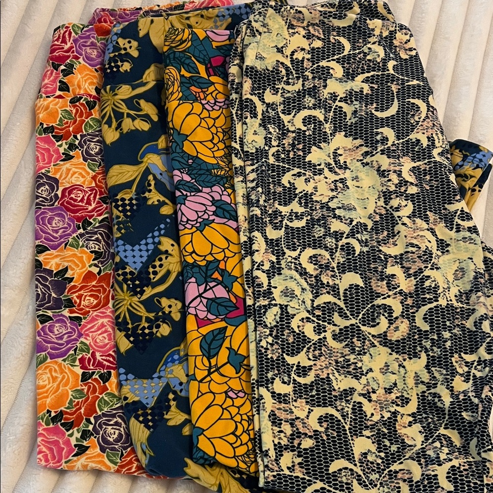 LuLaRoe Snakeskin and Abstract Print Fabric tall and curvy